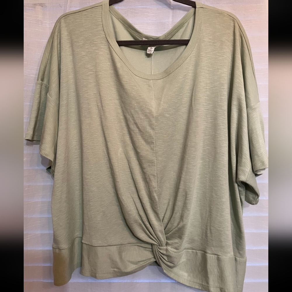 NWT Threads 4 Thought Women's Sage Green Top 2X